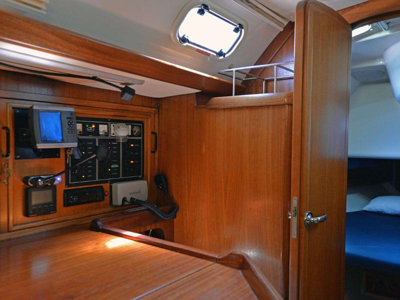Book yachts online - sailboat - Dufour 454 Classic - Star Light - rent