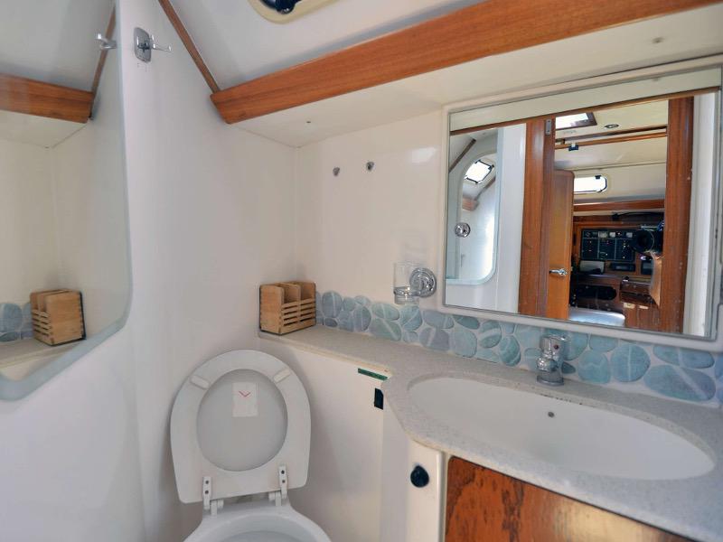 Book yachts online - sailboat - Dufour 454 Classic - Star Light - rent