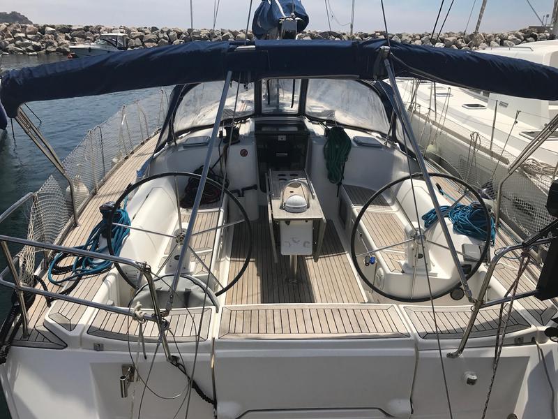 Book yachts online - sailboat - Dufour 425 - Surprise - rent