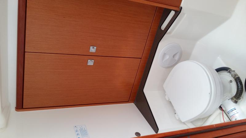 Book yachts online - sailboat - Bavaria Cruiser 37 - Sea Hope - rent