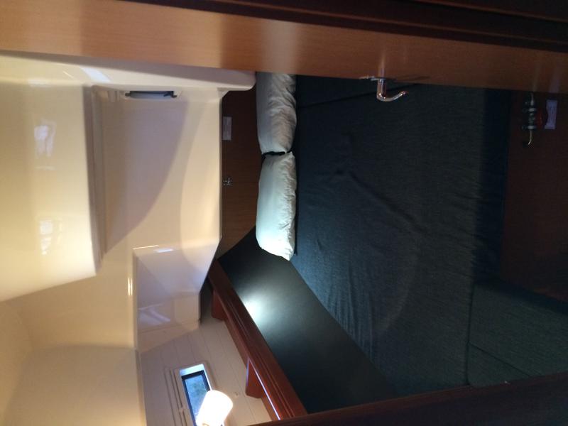 Book yachts online - sailboat - Bavaria Cruiser 37 - Sea Hope - rent