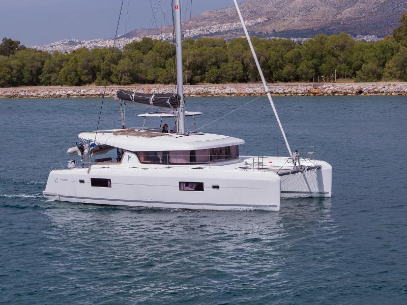 Book yachts online - catamaran - Lagoon 42 - San Giorgio - rent