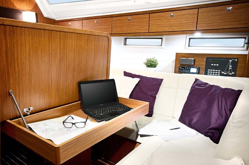 Book yachts online - sailboat - Bavaria Cruiser 46 - Krizia - rent