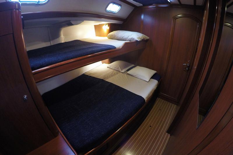 Book yachts online - sailboat - Ocean Star 56.1 - Wind Dueller - rent