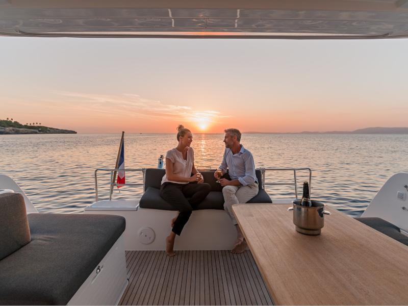 Book yachts online - catamaran - Lagoon 40 - 4Cab/2Hd - Nauti Buoy - rent