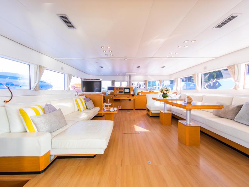 Book yachts online - catamaran - Lagoon 620 - Jyohana - rent