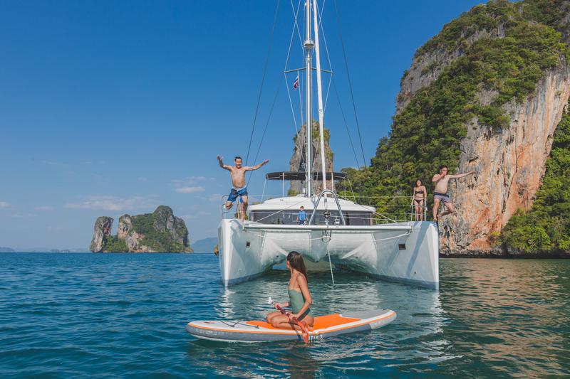 Book yachts online - catamaran - Lagoon 52F - Blue Moon - rent