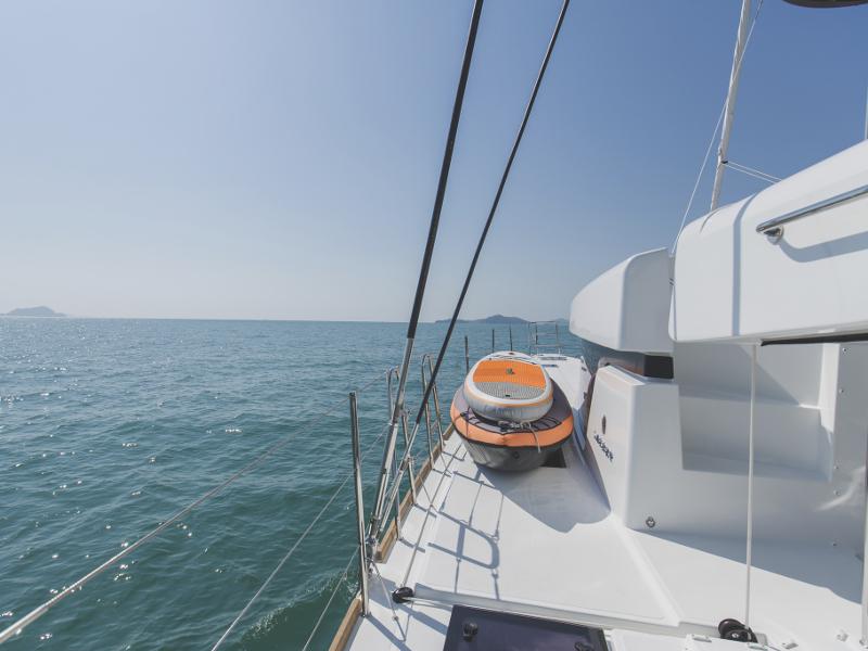 Book yachts online - catamaran - Lagoon 52F - Blue Moon - rent