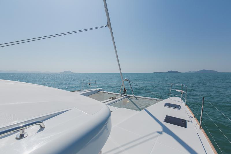 Book yachts online - catamaran - Lagoon 52F - Blue Moon - rent