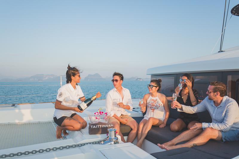 Book yachts online - catamaran - Lagoon 52F - Blue Moon - rent