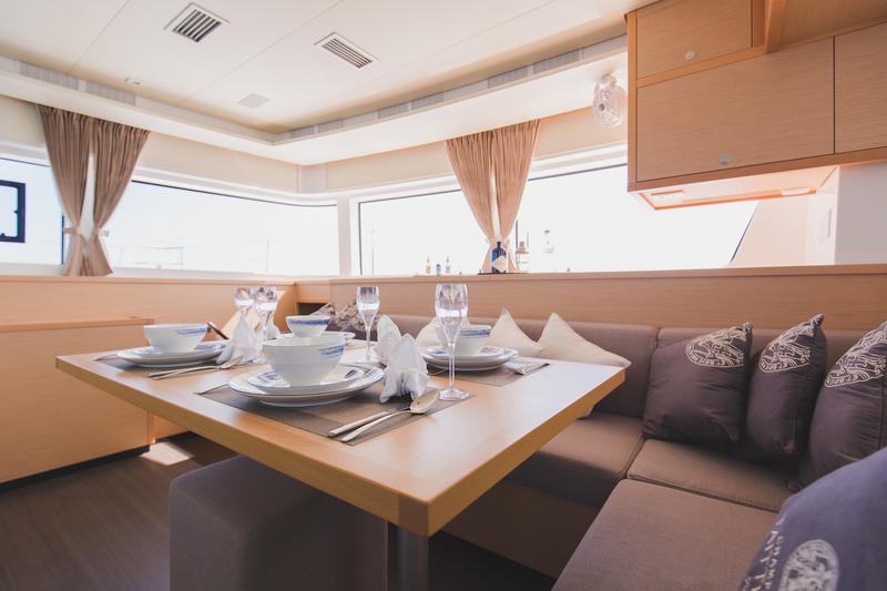 Book yachts online - catamaran - Lagoon 52F - Blue Moon - rent