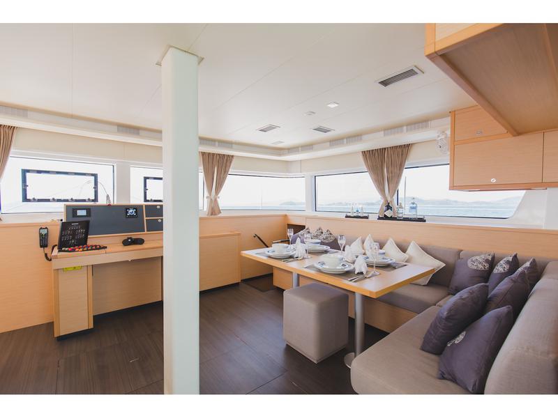 Book yachts online - catamaran - Lagoon 52F - Blue Moon - rent