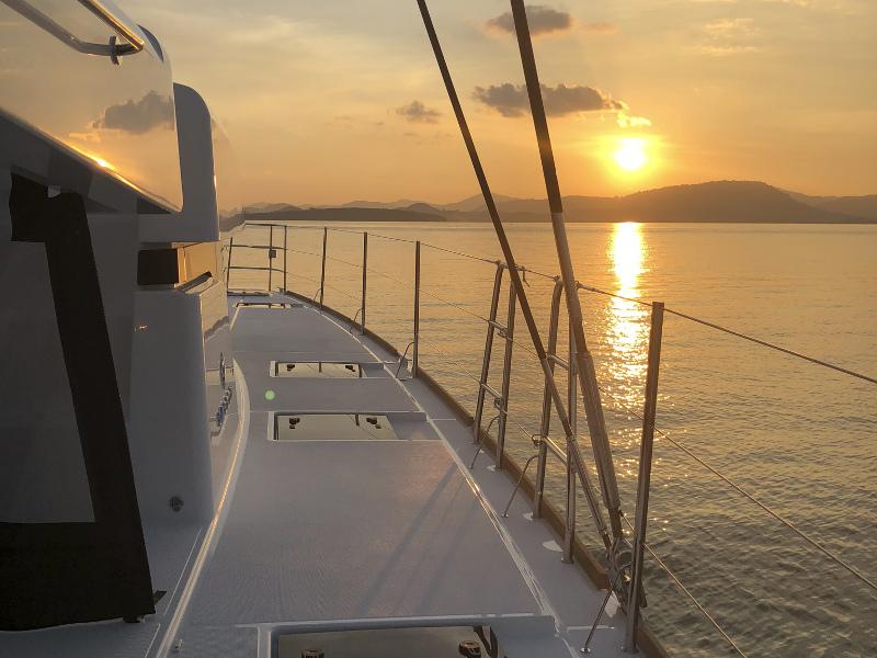 Book yachts online - catamaran - Lagoon 52F - Blue Moon - rent