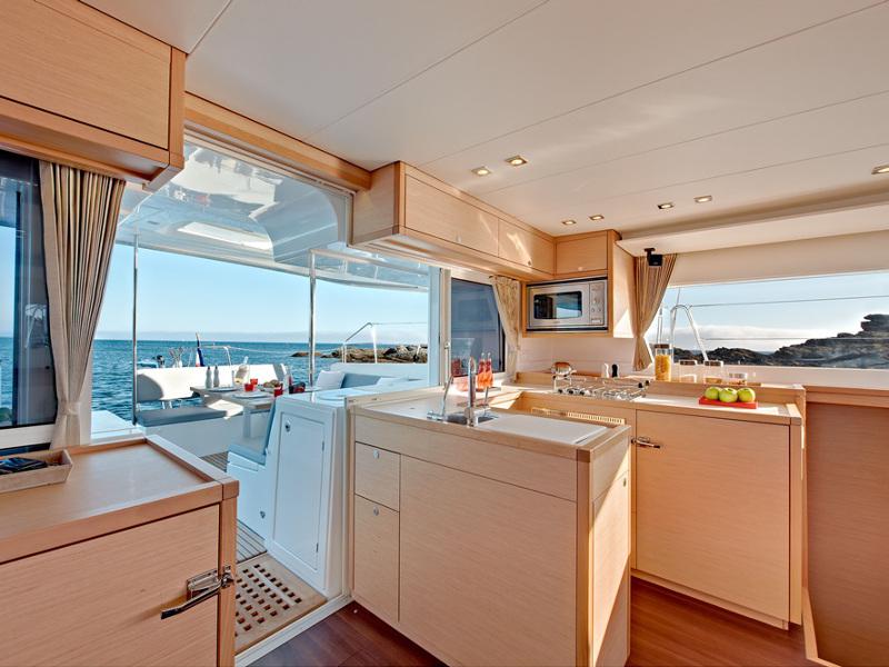 Book yachts online - catamaran - Skippered Lagoon 450 F - Lag45001 - rent