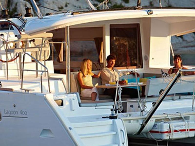 Book yachts online - catamaran - Lagoon 400 S2 - Lag400s201 - rent