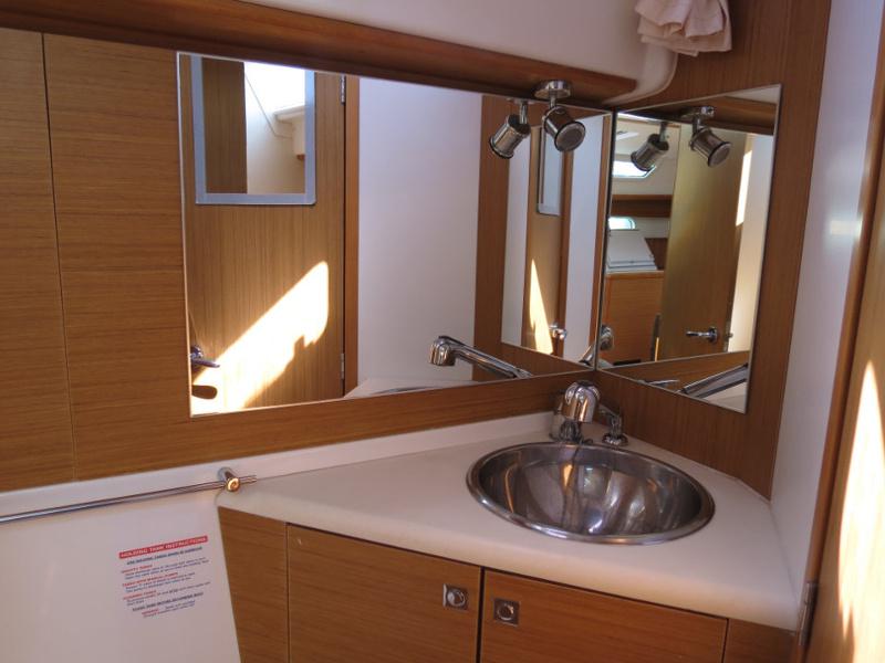 Book yachts online - sailboat - Sun Odyssey 44 i - Flora Mirabilis - rent