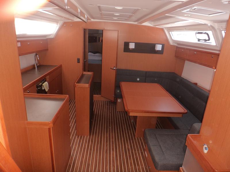 Book yachts online - sailboat - Bavaria  Cruiser 46 - Aurora - rent