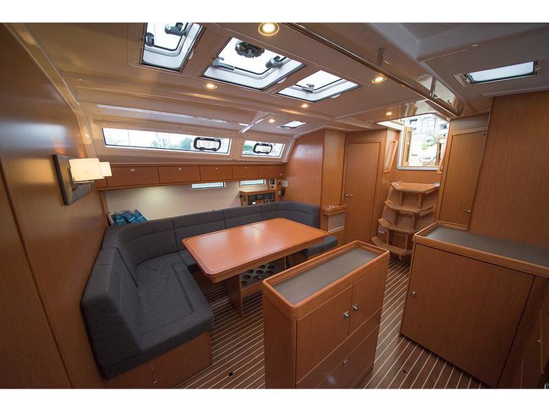 Book yachts online - sailboat - Bavaria  Cruiser 46 - Aurora - rent