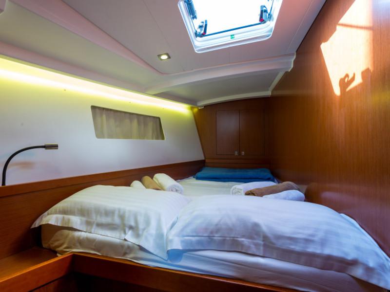 Book yachts online - sailboat - Oceanis 45 - FORTUNE - rent
