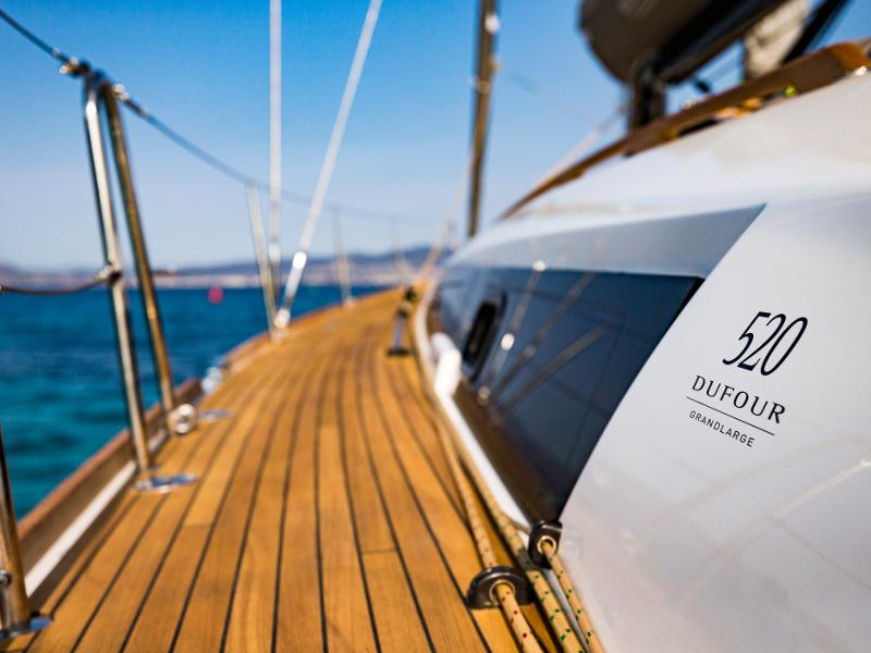 Book yachts online - sailboat - Dufour 520 GL - EURUS - BLUE HULL, AC+GEN., UNDERWATER LIGHTS - rent