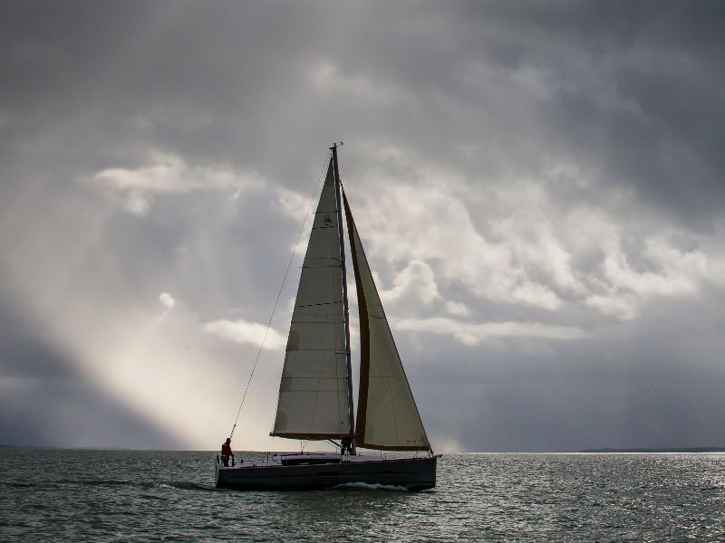 Book yachts online - sailboat - Dufour 382 GL - Peter Pan - rent