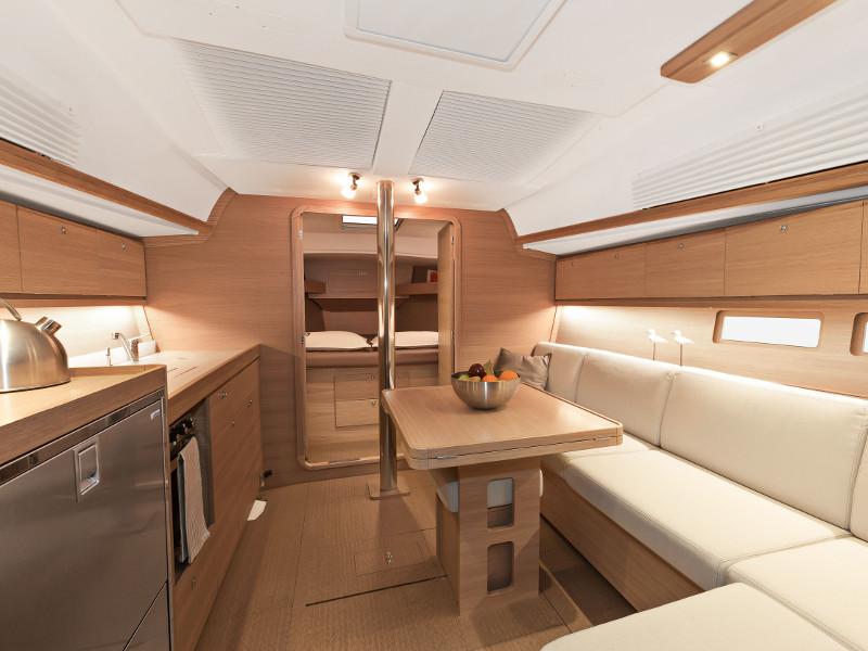 Book yachts online - sailboat - Dufour 382 GL - Peter Pan - rent
