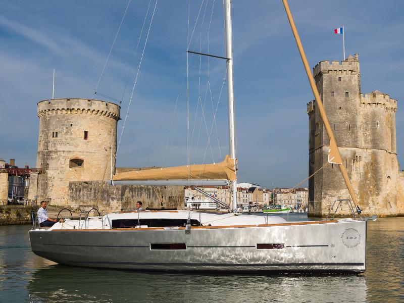 Book yachts online - sailboat - Dufour 382 GL - Peter Pan - rent