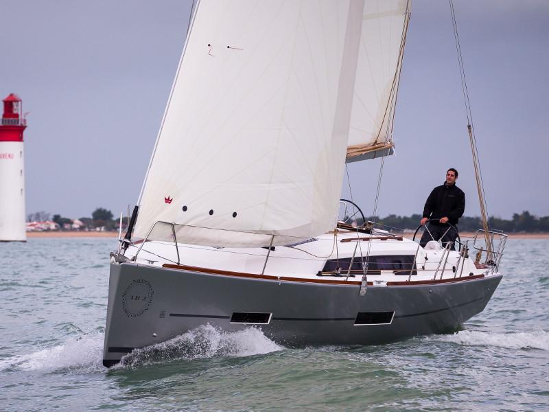 Book yachts online - sailboat - Dufour 382 GL - Peter Pan - rent
