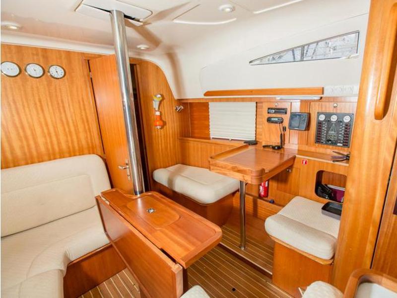 Book yachts online - sailboat - Elan 344 Impression - Martina II (sails 2015) - rent