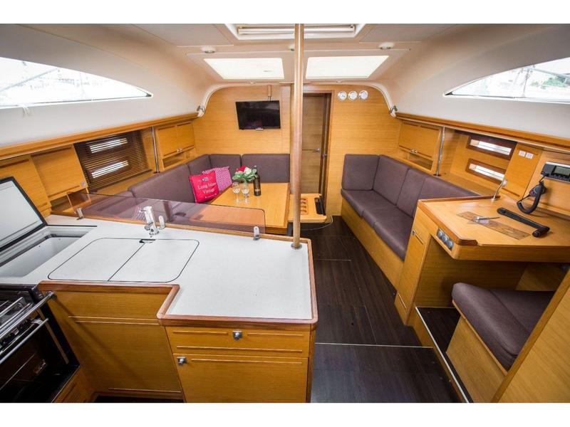 Book yachts online - sailboat - Elan 444 Impression - Korina ( genoa 2016 ) - rent