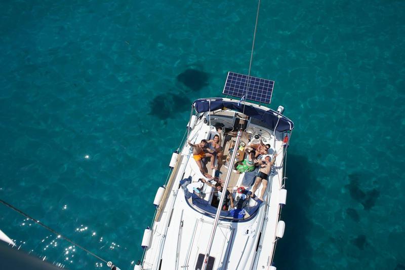 Book yachts online - sailboat - Bavaria 42 Cruiser - Iro (Refit 2019) - rent