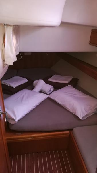 Book yachts online - sailboat - Bavaria 46 Cruiser - Enalia (Refit 2019) - rent