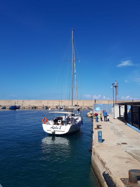 Book yachts online - sailboat - Dufour 410 Grand Large - Aloha 1 - rent