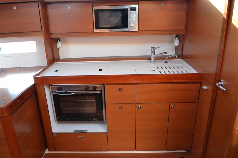 Book yachts online - sailboat - Dufour 410 Grand Large - Aloha 1 - rent