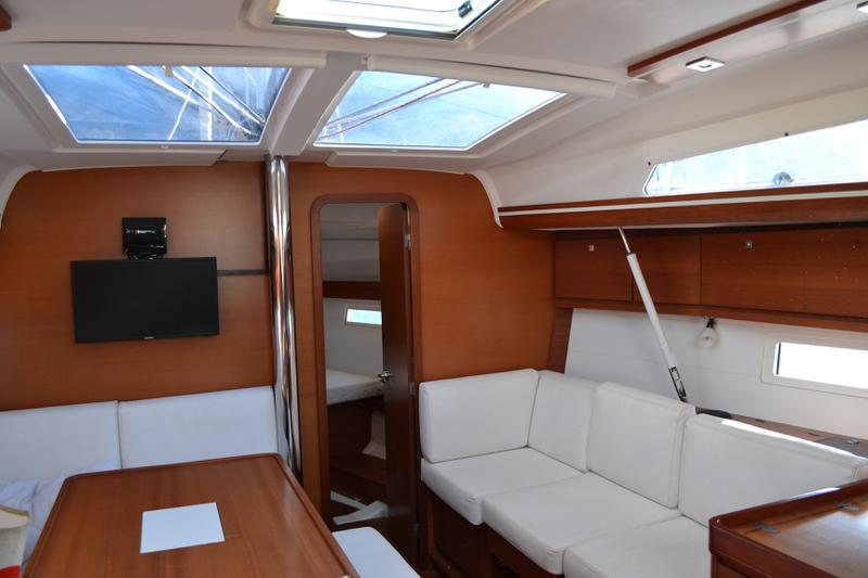 Book yachts online - sailboat - Dufour 410 Grand Large - Aloha 1 - rent