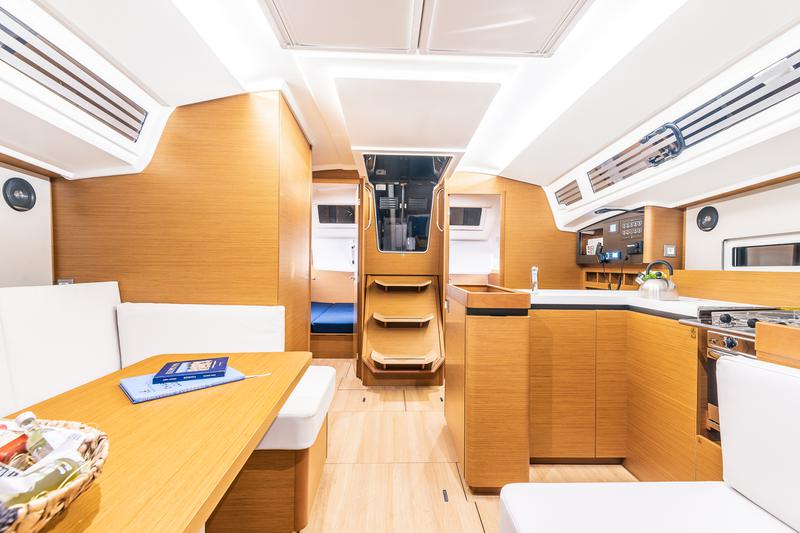 Book yachts online - sailboat - Sun Odyssey 410 - Emotion - rent