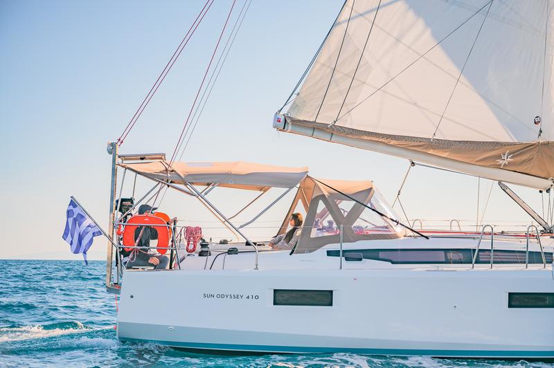 Book yachts online - sailboat - Sun Odyssey 410 - Emotion - rent