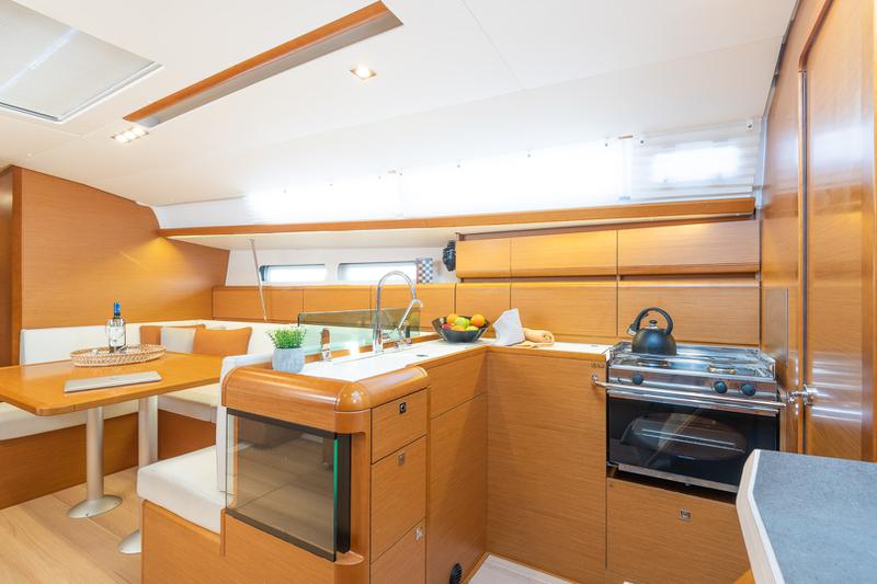 Book yachts online - sailboat - Sun Odyssey 449 - Asante - rent