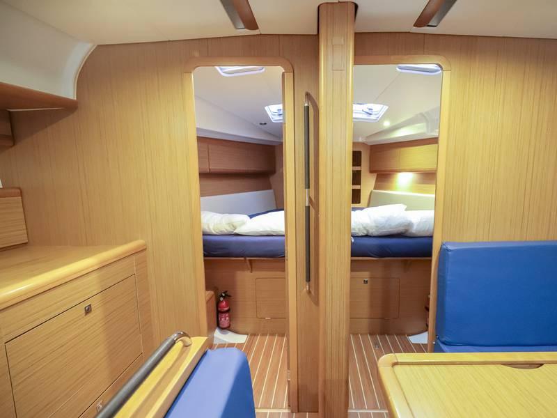 Book yachts online - sailboat - Sun Odyssey 44 i - OCEANIA - rent