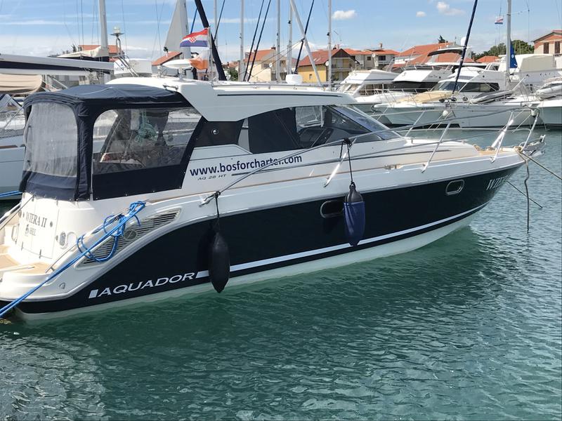 Book yachts online - motorboat - Aquador 28 HT - Matilda - rent