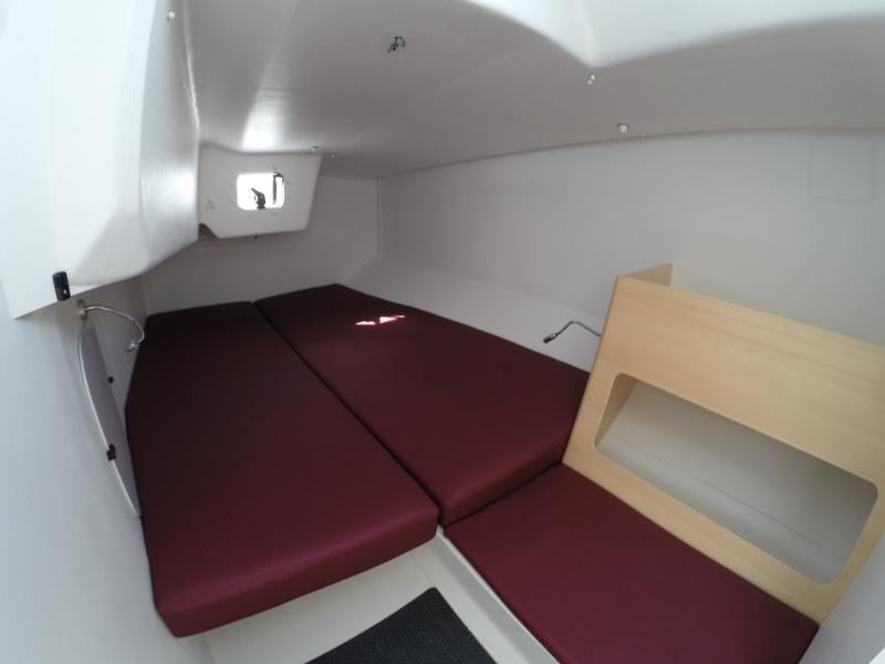 Book yachts online - sailboat - Pogo 30 - RIA ÉA - rent