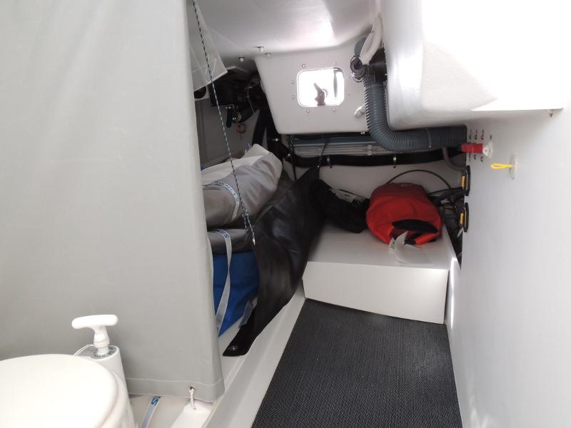Book yachts online - sailboat - Pogo 30 - RIA ÉA - rent