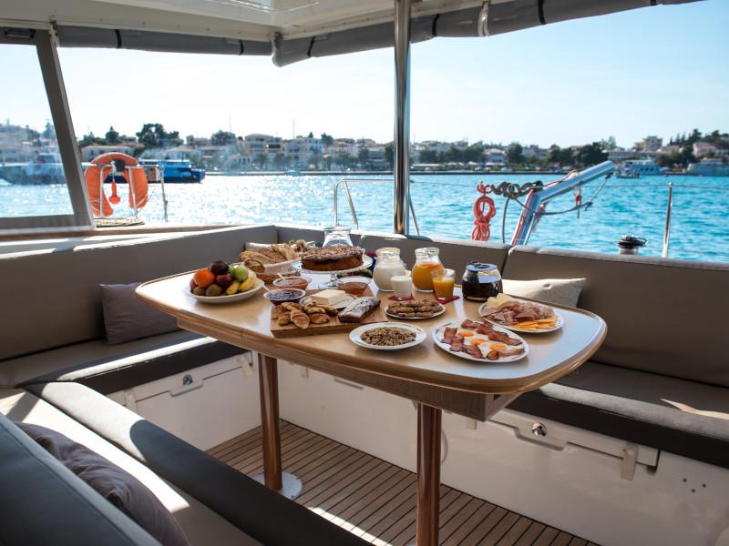 Book yachts online - catamaran - Lagoon 500 - Elvira - rent