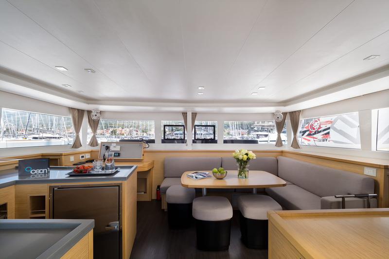 Book yachts online - catamaran - Lagoon 450 - ARCTIC PRINCE (WITH AC&amp;GENERATOR) - rent