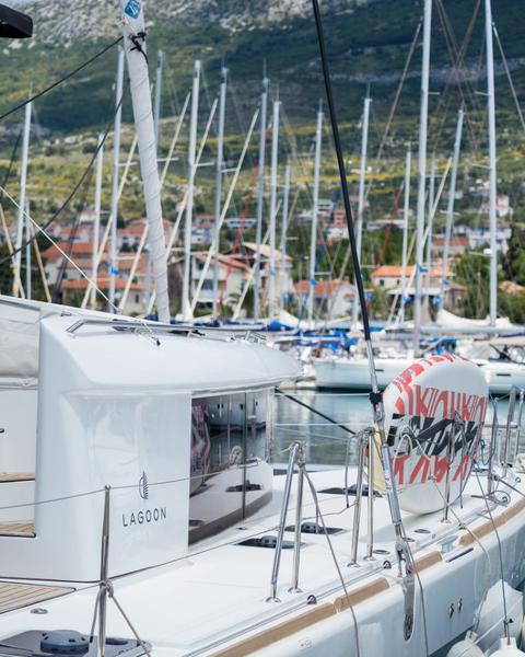 Book yachts online - catamaran - Lagoon 450 - ARCTIC PRINCE (WITH AC&amp;GENERATOR) - rent