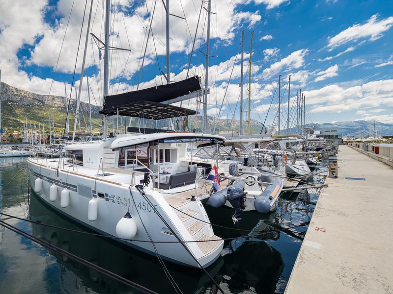 Book yachts online - catamaran - Lagoon 450 - ARCTIC PRINCE (WITH AC&amp;GENERATOR) - rent