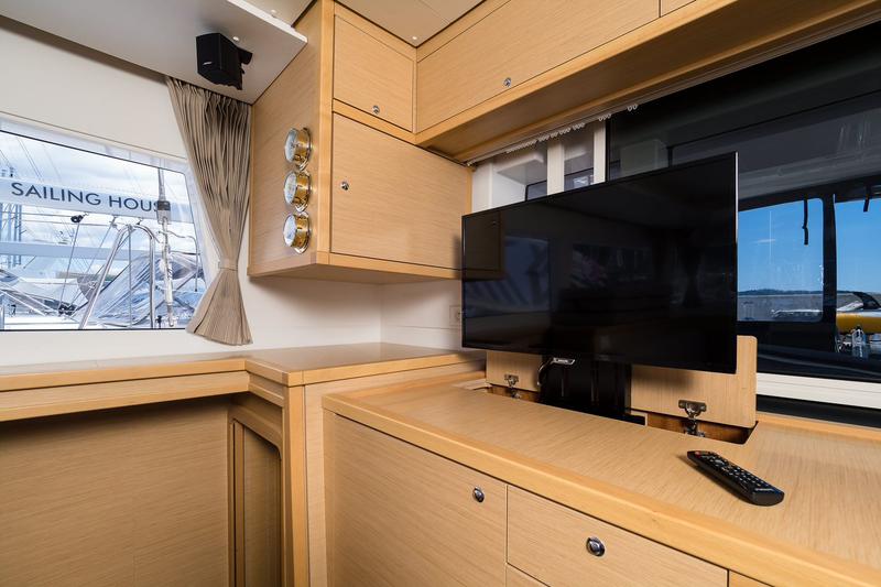 Book yachts online - catamaran - Lagoon 450 - ARCTIC PRINCE (WITH AC&amp;GENERATOR) - rent