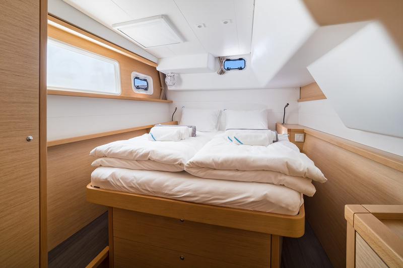 Book yachts online - catamaran - Lagoon 450 - ARCTIC PRINCE (WITH AC&amp;GENERATOR) - rent