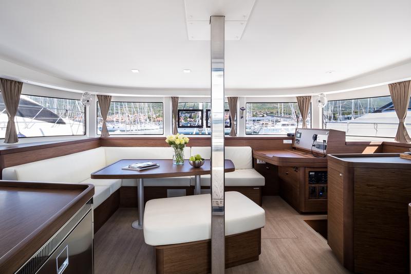Book yachts online - catamaran - Lagoon 42 - LA PERLA (WITH AC&amp;GENERATOR OWNER VERSION) - rent