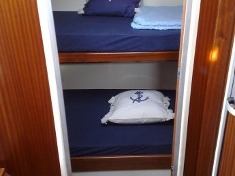 Book yachts online - motorboat - Vektor 950 - Tina - rent